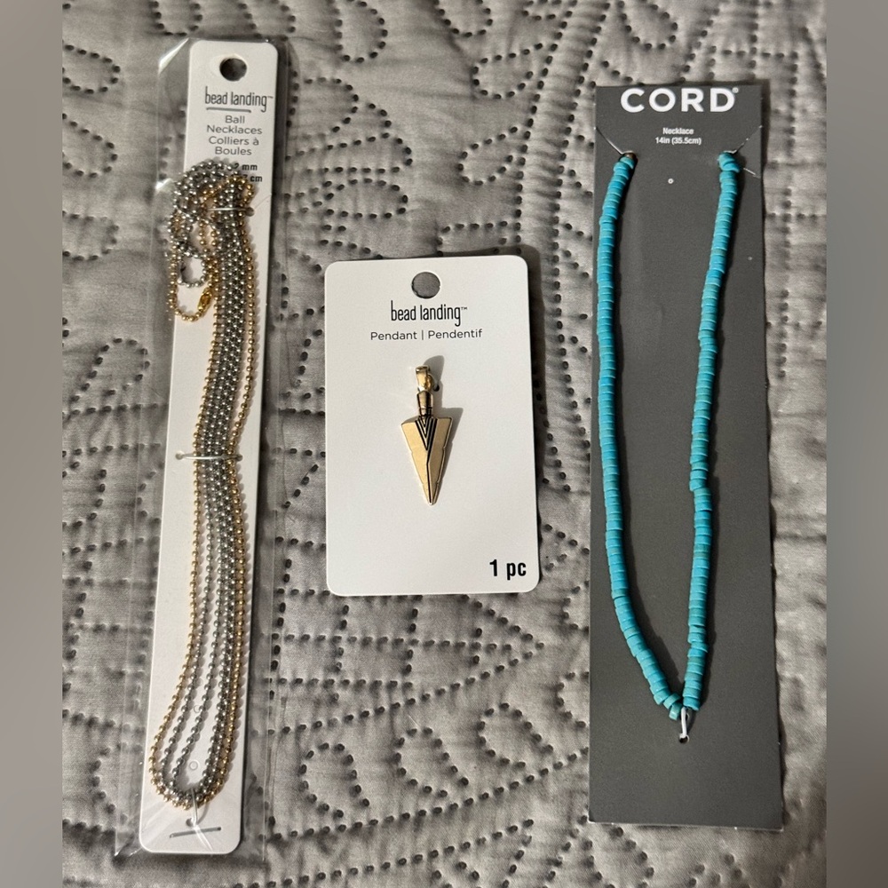 Bead Landing Necklace and Arrowhead Pendant Set